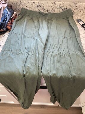 Universal Thread Olive Green Elastic-Waist Joggers